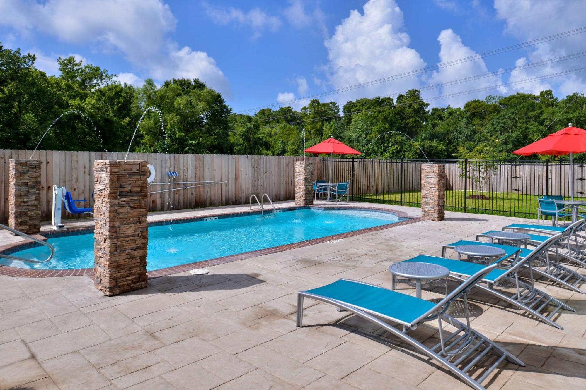 Towneplace Suites By Marriott Laplace Exterior photo