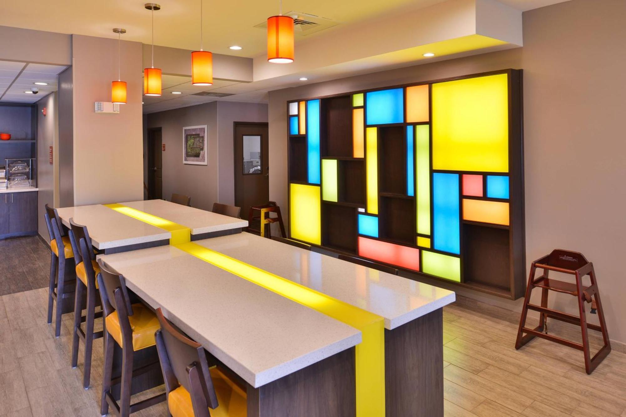 Towneplace Suites By Marriott Laplace Exterior photo