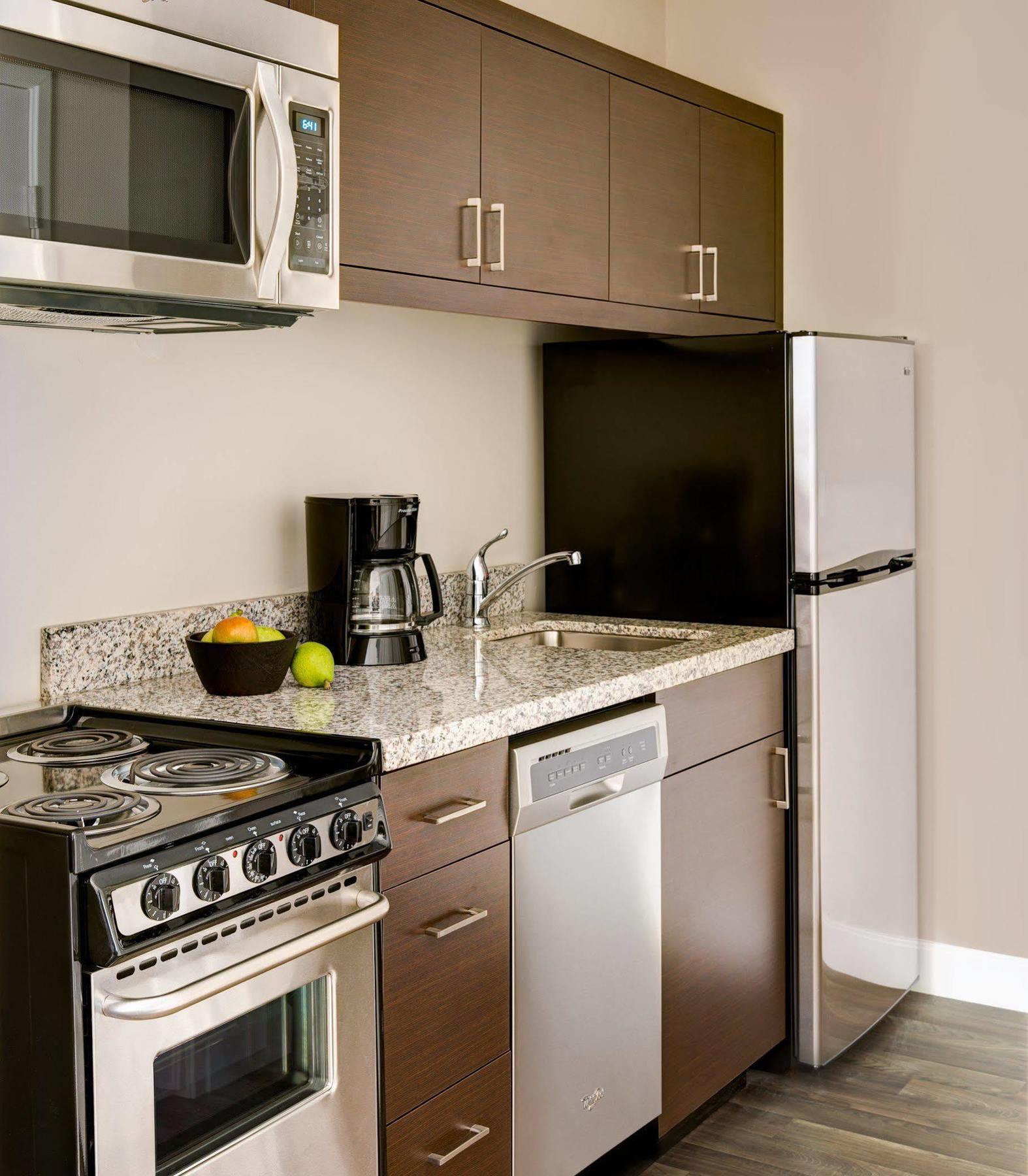 Towneplace Suites By Marriott Laplace Exterior photo